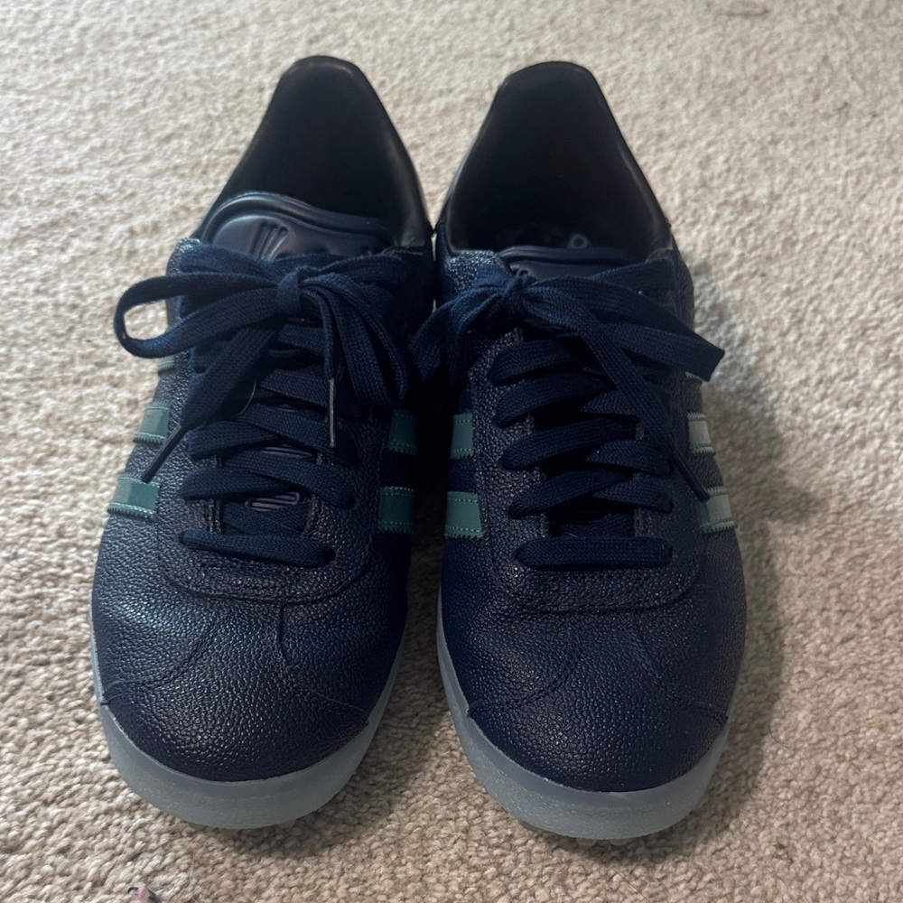 Adidas Gazelle Spikeless golf shoes